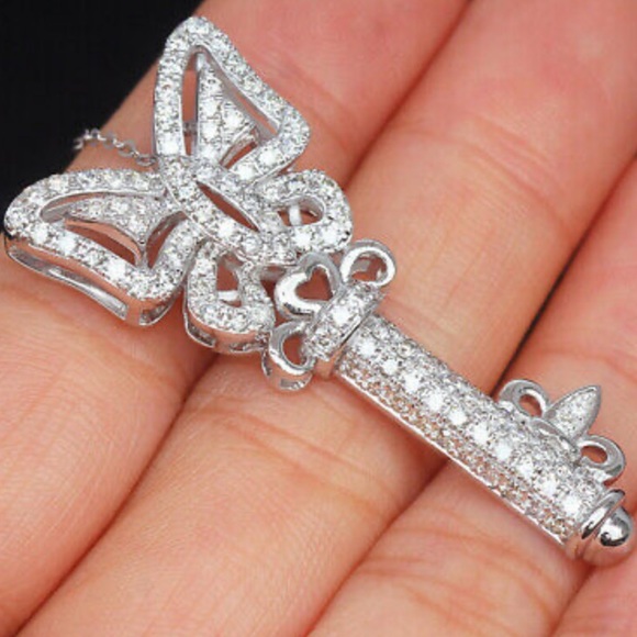 NEW 925 Sterling Silver 🦋 🔑 Necklace - Picture 2 of 7